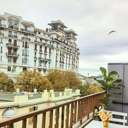 Double Bedroom Balcony Ac Appartement *